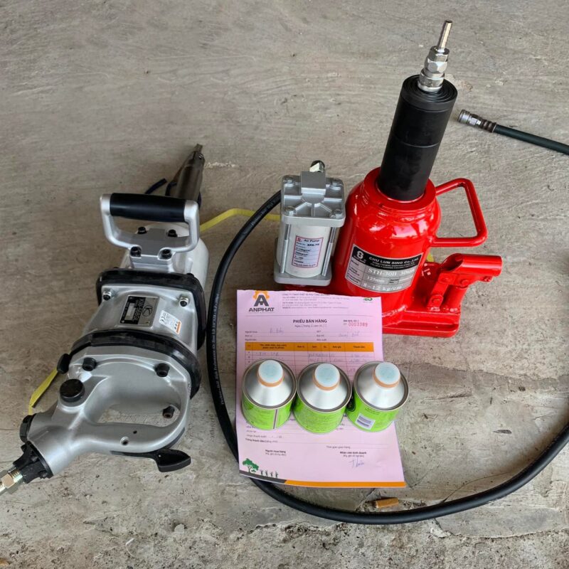 Kích (Con Đội) Thủy Lực 30 Tấn Sunrun STH-30A