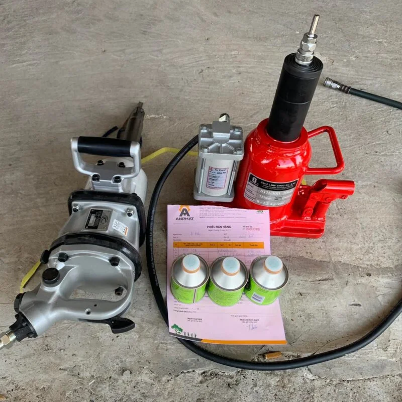 Kích (Con Đội) Thủy Lực 30 Tấn Sunrun STH-30B