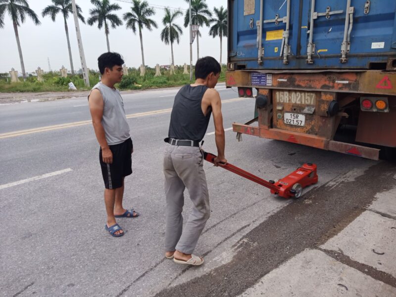 Kích Hơi Thủy Lực Bánh Xe 80 Tấn Tora TR-80T2T